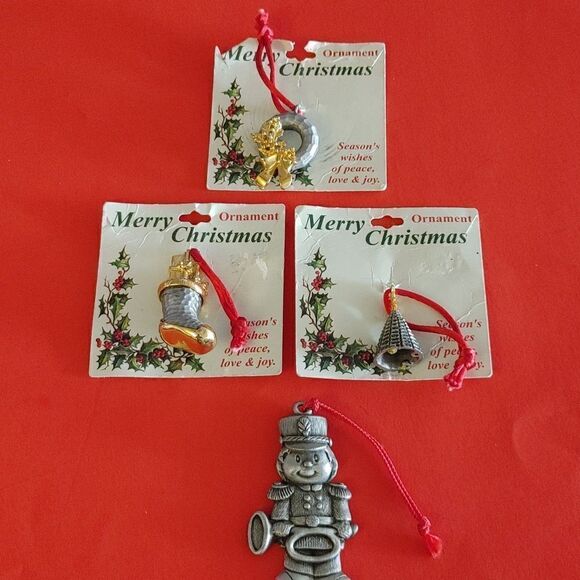 MERRY CHRISTMAS PEWTER GRAY TREE ORNAMENTS. - Picture 1 of 5